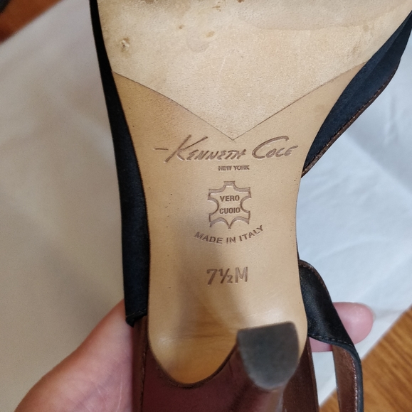Vintage Kenneth Cole New York, 7.5, bronze gold stilletos - Picture 5 of 8